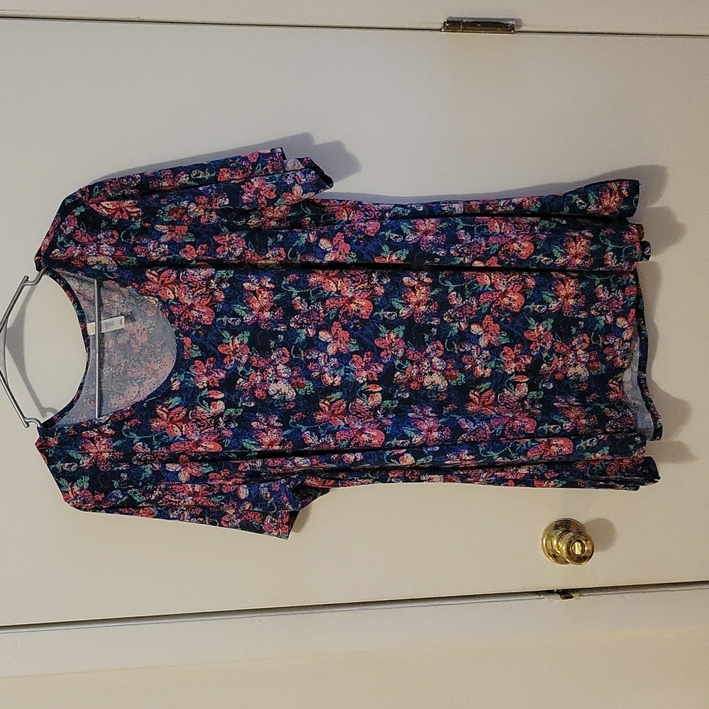 LuLaRoe Perfect T